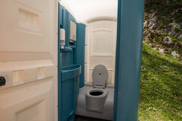Best Portable Restroom Setup and Delivery  in New Lexington, OH